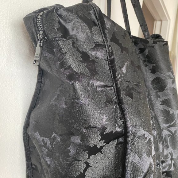 Steve Madden Black Floral Zip Top Weekend Bag - Picture 8 of 8